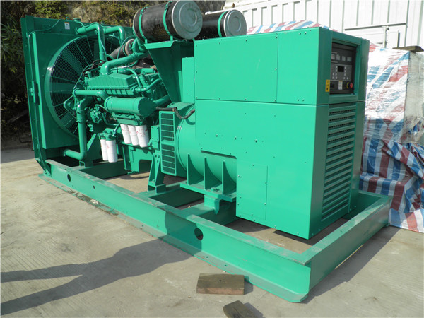 金湾出租发电机 发电机组厂家：柴油发电机组的控制屏的作用是什么？