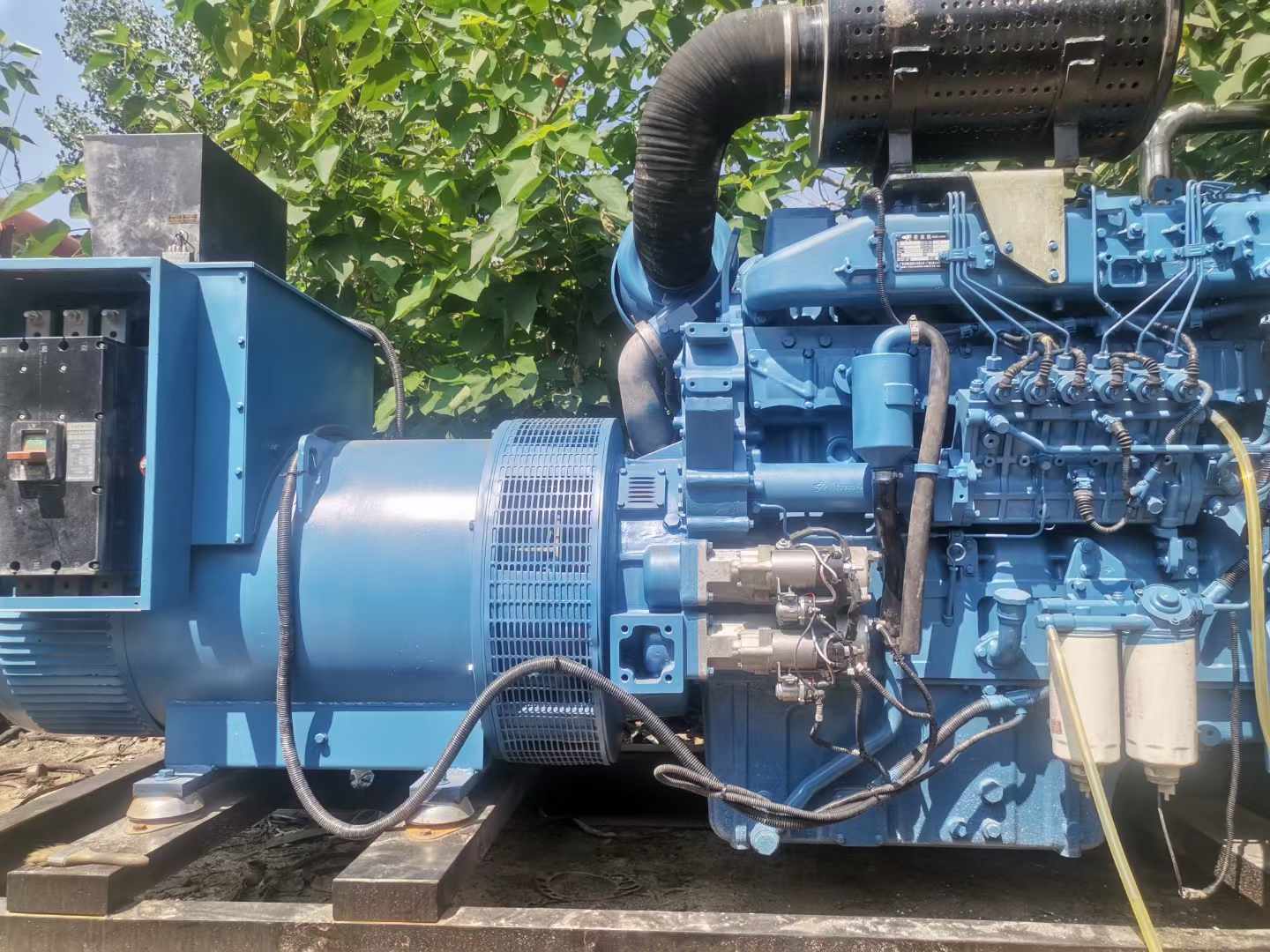 金湾详细说明降低 800kW 柴油发电机输出电流波动的方法